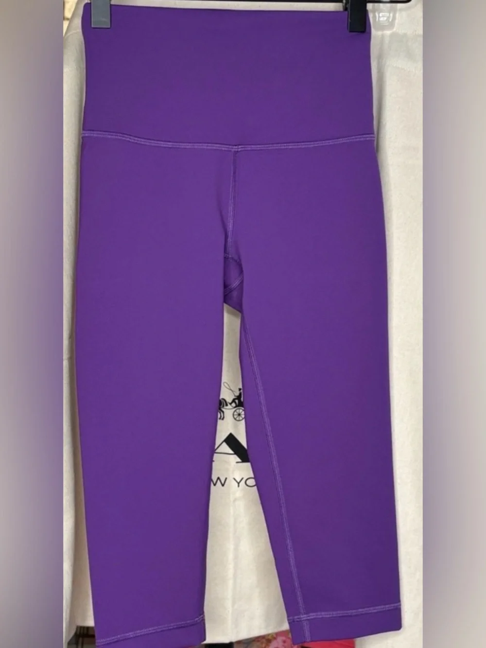 Lululemon Wunder Athletic Purple Cropped Leggings Size 2 NWOT - Picture 1 of 3
